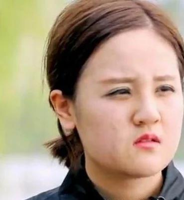 韩安冉之前的样子:还记得昔日的武大校花樱花女神黄灿灿吗，现在发展怎么样？