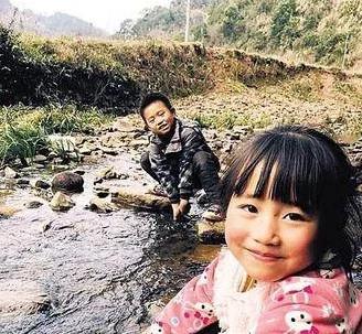 韩安冉之前的样子:还记得昔日的武大校花樱花女神黄灿灿吗，现在发展怎么样？