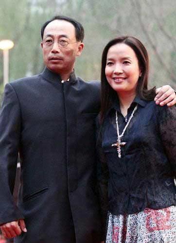 胡可婚纱照:娱乐圈有哪些女明星嫁给比自己小的男人，还过得很幸福？