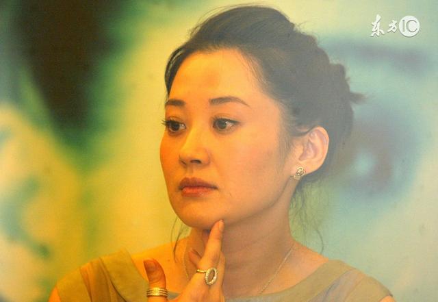 胡歌否认修读导演:胡歌面试飚英文，演艺圈谁能本色出演学霸