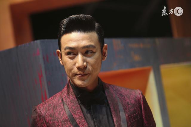 胡歌否认修读导演:胡歌面试飚英文，演艺圈谁能本色出演学霸