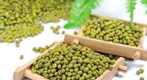 红豆、绿豆、黑豆、花生、莲子、薏仁米放在一起吃，可以吗？插图17