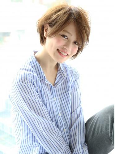 上窄下宽圆脸适合什么发型