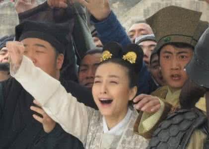 黄磊深夜食堂:黄磊版《深夜食堂》被吐槽的面目全非，这部剧究竟毁在哪个点？