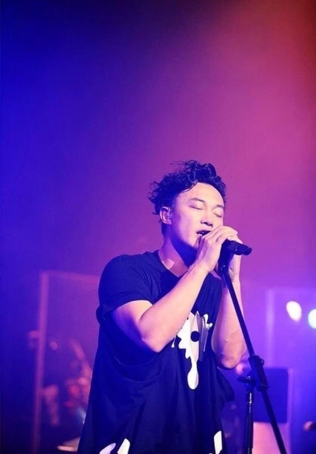 陈奕迅哪首歌好听:陈奕迅的哪首歌，曾经唱到了你的心坎里？