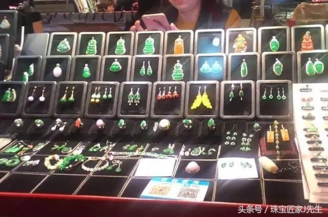 30万的翡翠手镯,云南游客摔断的那只镯子真的值30万吗？