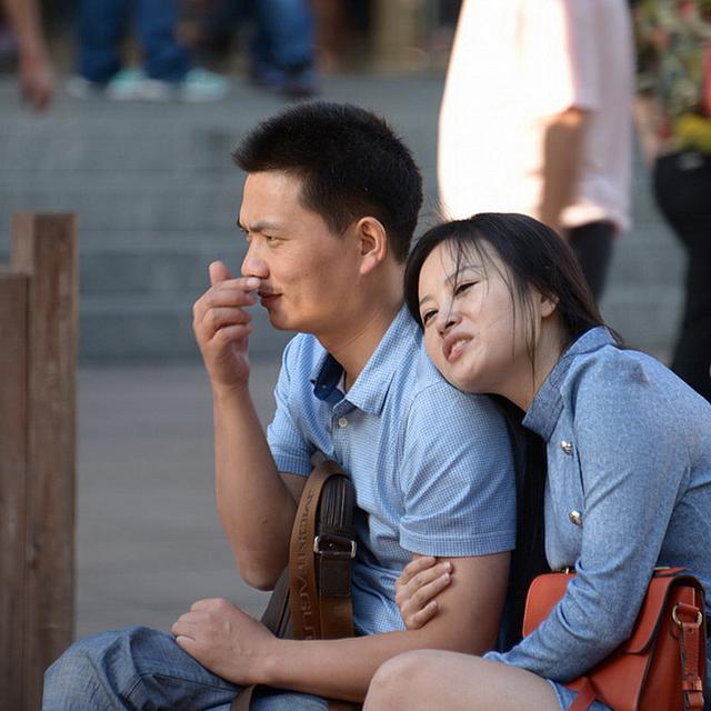 美国夫妇发现紫色松鼠:夫妻之间碰到最尴尬的事是什么？