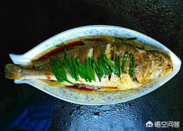 清蒸鱼这样做比酒店还鲜，为什么酒店蒸鱼比在家里做的好吃