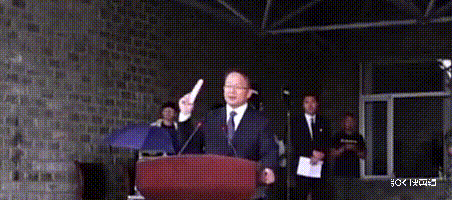 沈阳工学院护栏事件:辽宁抚顺沈阳工学院校长开学致辞只讲4句话却火了，你是怎么看的