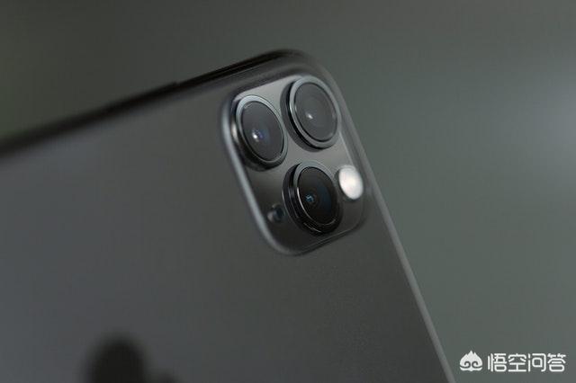 iPhone13刘海变小最高降价800元，降价1200元，买iPhone11还是的iPhone12？