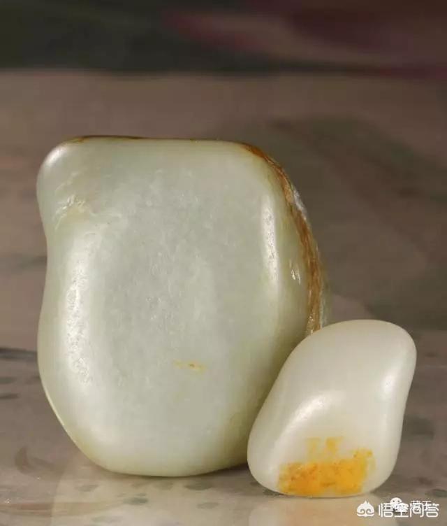 玉石白是什么颜色,和田玉暖白色是一种什么样的品种？