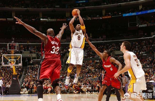 为何有些NBA球员几乎都不正眼看拉拉队表演？插图21