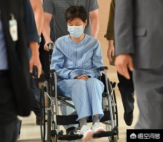 韩国第一个女总统朴槿惠,怎么就落了个今天的下场？