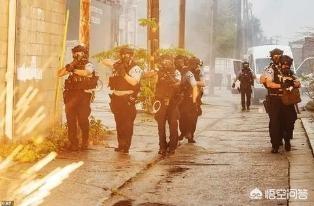 98年印尼屠华:美国多地爆发骚乱：示威者打砸超市焚烧国旗，您如何看待？