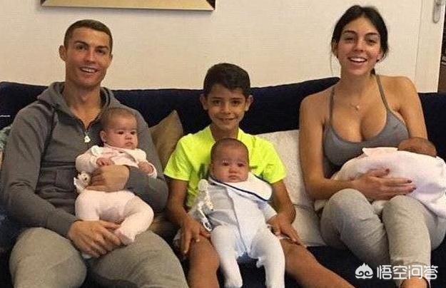 何润东现任女友:何润东婚后首次与太太公开亮相，他的太太是谁？