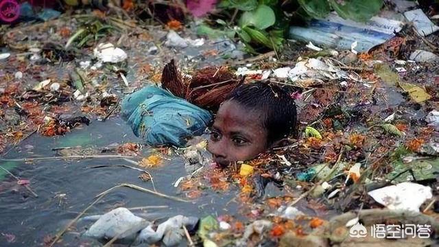 牛满地:印度恒河污染那么严重，为什么不全面治理？