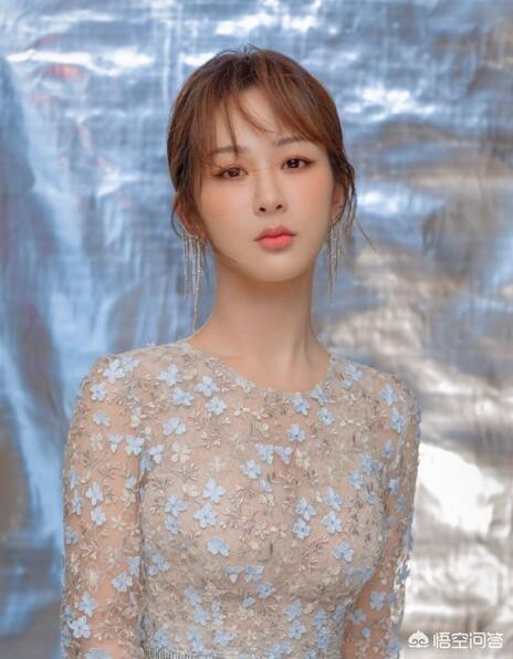 你认为娱乐圈里是作品重要还是流量重要？为什么？