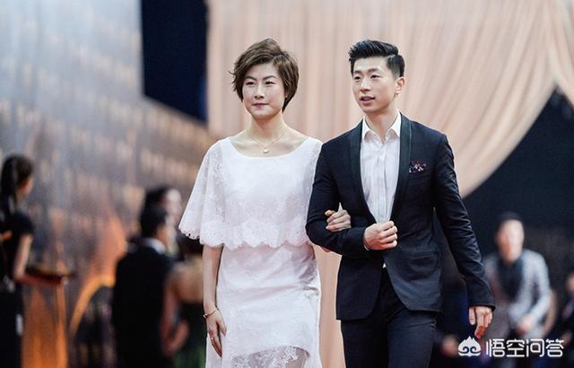 头条问答 - 30岁女乒女神丁宁飞抵北京,老爸来接近