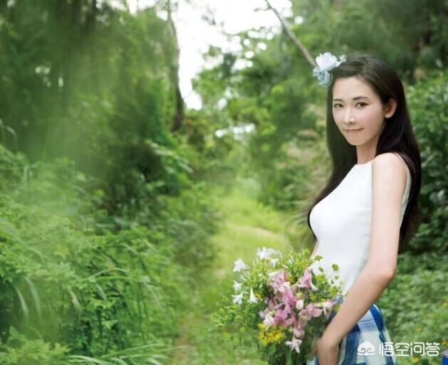 秦海璐回应怼黄晓明:《中餐厅3》秦海璐情商引热议，所有明星都适合真人秀吗？