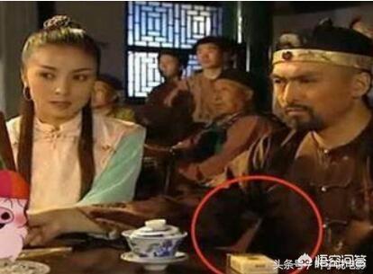 迪丽热巴光着全身图片:电视剧中尬性十足的穿帮镜头，导演在考验观众视力吗