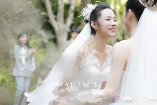 水月婚礼:杨丽萍女徒弟和同性爱人结婚，这是怎么回事