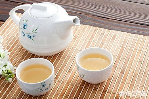 茶水钱一般给多少合适，请问爱喝茶的家庭，一般一年喝几斤茶叶，喝多少钱一斤的茶