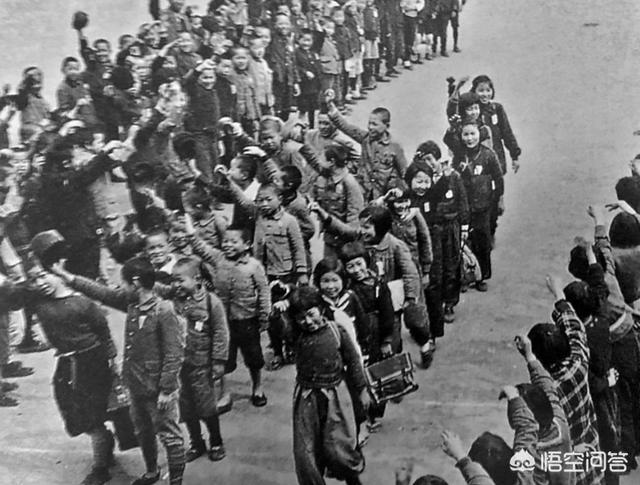 头条问答 二战盟国胜利后 美国军人占领军是怎么对日本人的 24个回答