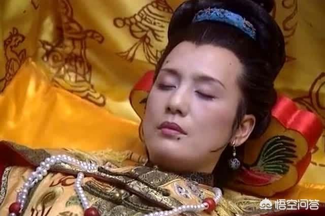 《康熙王朝》中容妃是康熙最喜欢的妃子，为什么会被康熙送入宗人府，后来又杀死所有看见她刷马桶的人？插图58