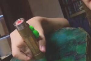 翡翠原石如何鉴定,翡翠在原石的时候怎么判断内部的裂？