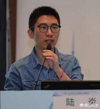 是什么让4位男子对这位相貌平平的女博士不离不弃呢？竟然殉情？着实想不明白？
