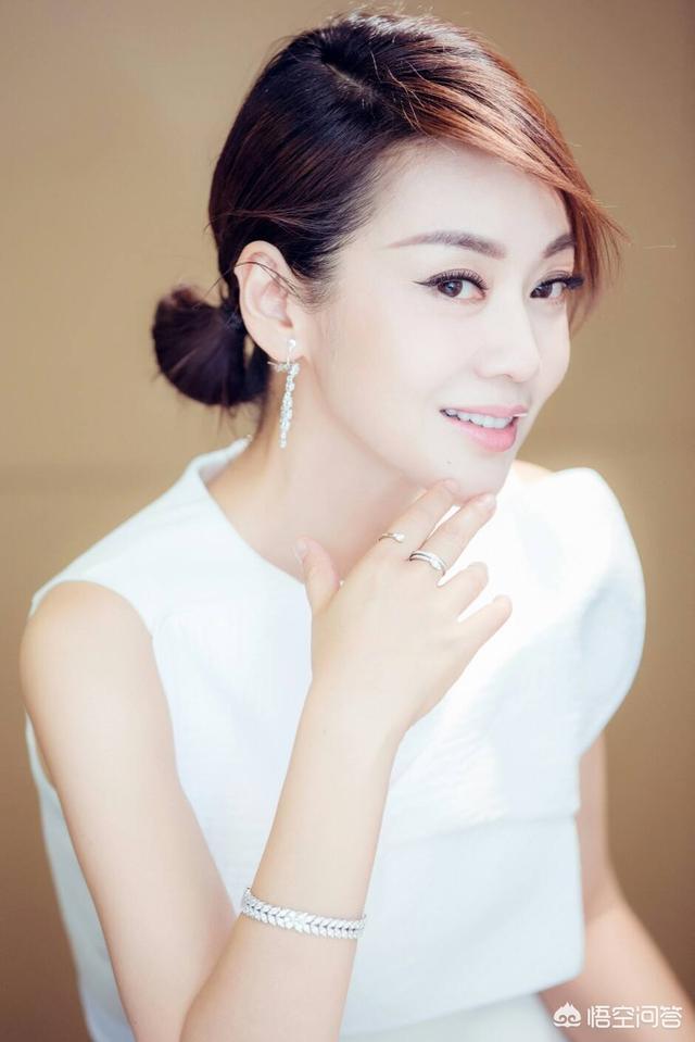 薛佳凝老公是谁:闫妮和张建亚离婚原因是什么？