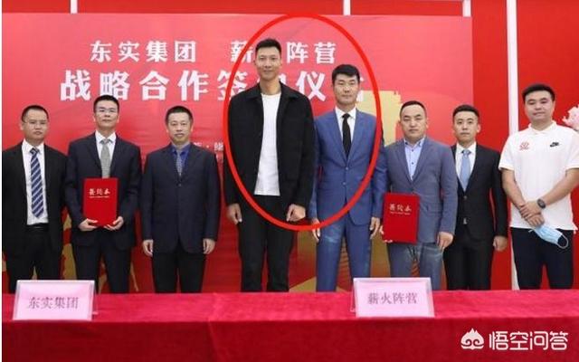 王仕鹏老婆:给易建联打工，出任易建联训练营总教头，王仕鹏的年薪有多少呢