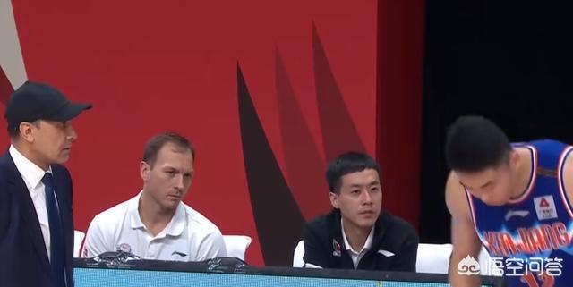 非常完美钟恩淇:梁英淇下场，阿的江怒瞪让其对球迷致意，你怎么看这一细节？