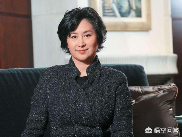 就问，如果你是女人，你愿不愿意嫁给澳门赌王何鸿燊做N夫人？