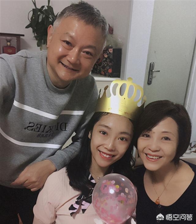 欧阳佳:几千人竞演宝玉，欧阳奋强凭什么脱颖而出？