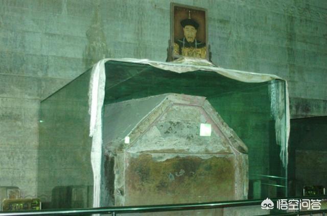 清朝有什么灵异事件:乾隆的棺椁顶门有什么传说？
