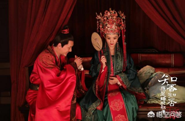 冯绍峰方否认离婚:网传冯绍峰亲自接机赵丽颖，牵手离开力破离婚传闻，你怎么看