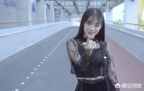 LOL美女主持人小钰深陷“P图门”,公司亲自出面,这下P图者完蛋了,你怎么看？