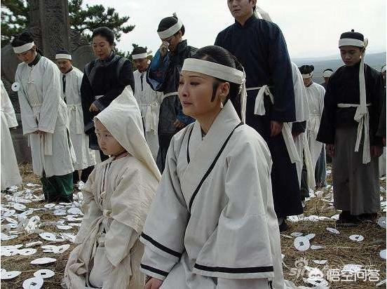 古代的“九族五服”中的“五服”有哪几层意思？俗语“亲不过五服”你是如何理解的？