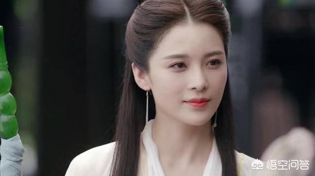 钟晓芹扮演者:《三十而已》陈屿和钟晓芹的婚姻犹如一潭死水，他们之间有爱吗