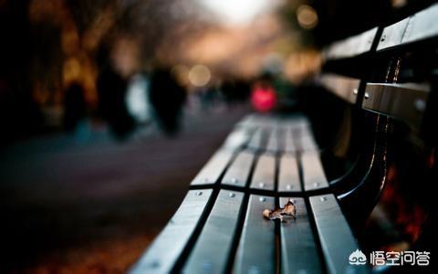 嗯那个我老公是谁:嫂子当着公公、我老公一大家人的面喂奶也不避讳是什么心理？