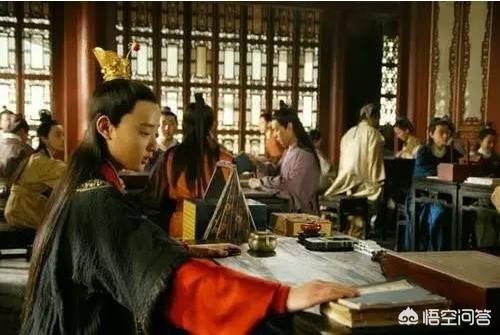 第九个寡妇分集介绍:《红楼梦》第九回主要写了学房里顽童打架，有何深意？