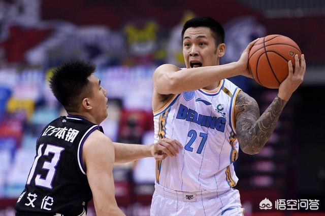 篮球即时比分:CBA揭幕战重头戏，辽宁男篮为何会大比分输给北京首钢