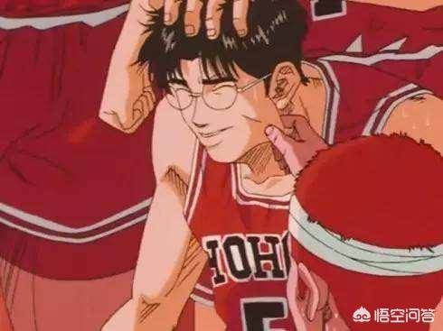 山王蛇:《灌篮高手》中，山王之战后井上画的“全家福”带给观众哪些暗示
