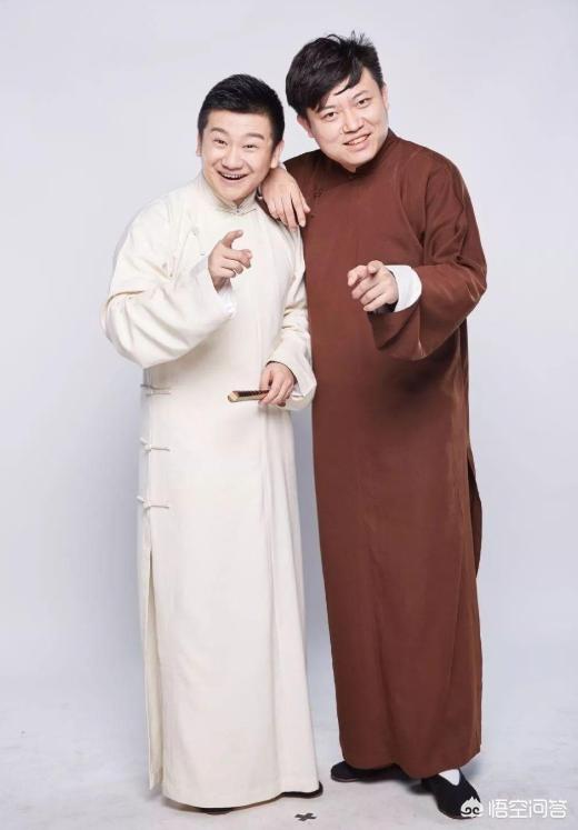 马军盛伟被称为马派相声传人,路子正而且台风稳,在塑造人物和包袱逻辑