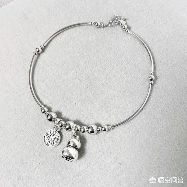 银饰戴久了会发黑,如何让银饰光亮如新？