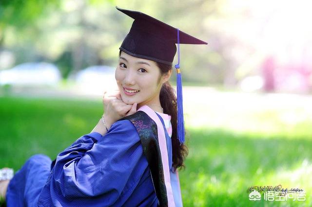 “双一流”大学研究生到小学当老师,每月工资2300元,是否可惜？