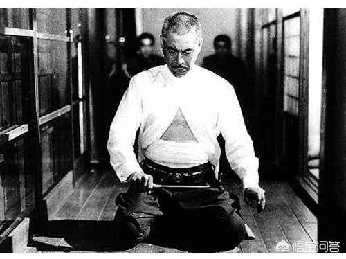 日本投降当天切腹有多少人:二战日本人的洗脑有多可怕，不仅自己人切腹，韩国人为何也中招？