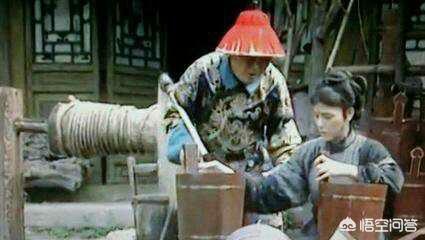 《康熙王朝》中容妃是康熙最喜欢的妃子，为什么会被康熙送入宗人府，后来又杀死所有看见她刷马桶的人？插图78