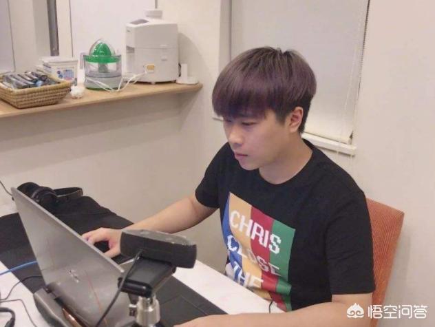 头条问答 - lol开哥报名《cs:go》比赛,却因压力大退赛,id惨遭"吐槽"